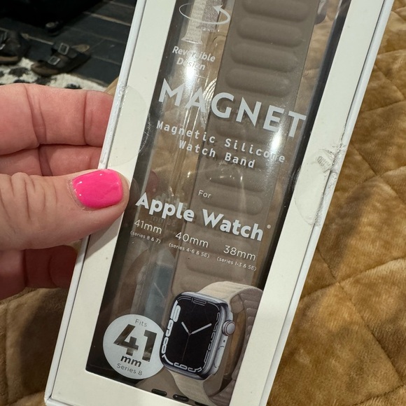 MAGNETIC silicone watch band for iwatch 38,40,41 mm…. Neutral & nice! See pic: - Picture 6 of 6